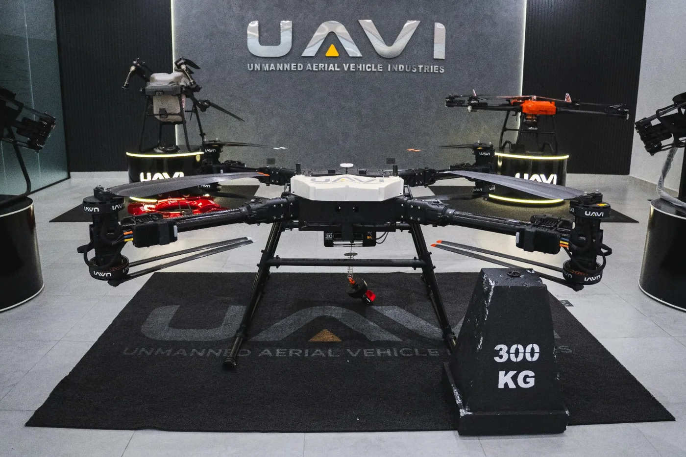 Drone logístico UAVI com indicação de capacidade de 300 kg